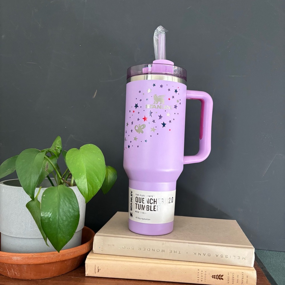 Stanley x Olivia Rodrigo Quencher H2.0 Flowstate Tumbler | 40oz - IN HAND *